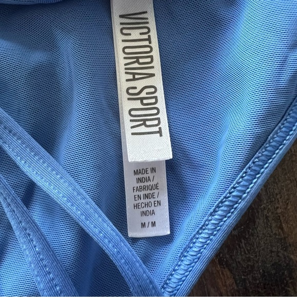 Victoria’s Secret Sport Light Blue Strappy Back Sports Bra Size Medium - Picture 5 of 6